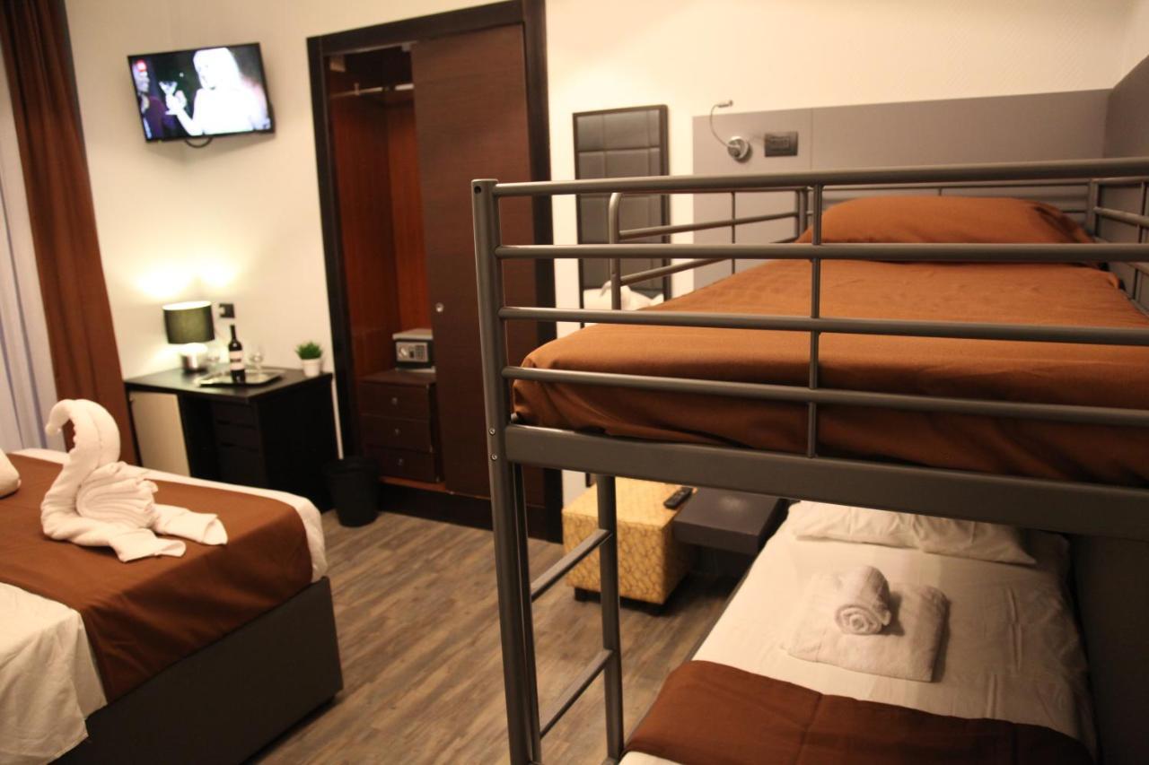 נאפולי Dolce Vita Rooms & Breakfast מראה חיצוני תמונה