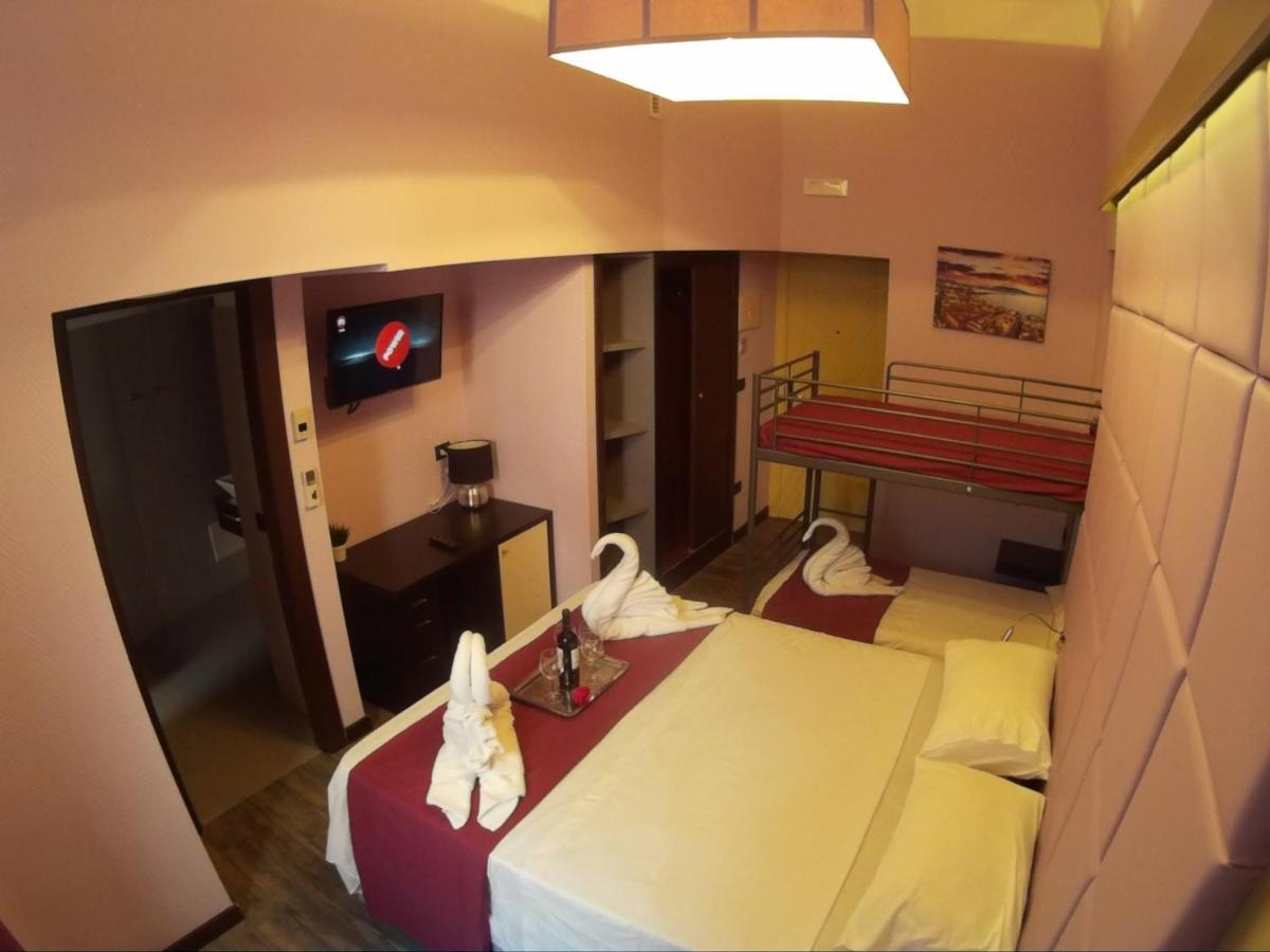 נאפולי Dolce Vita Rooms & Breakfast מראה חיצוני תמונה