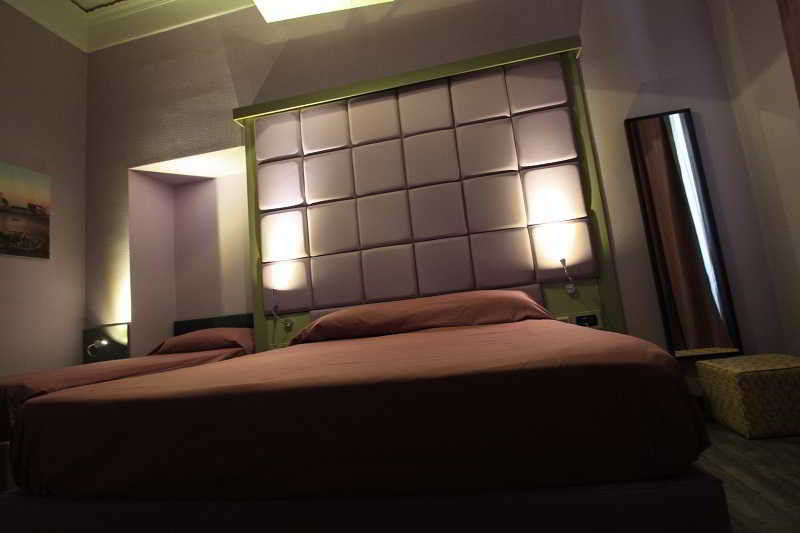 נאפולי Dolce Vita Rooms & Breakfast מראה חיצוני תמונה