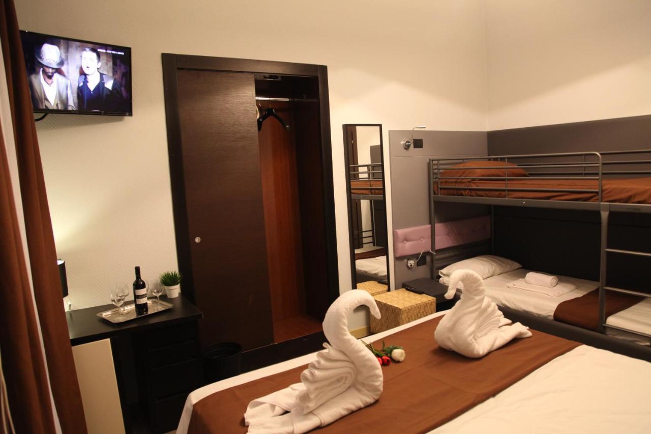 נאפולי Dolce Vita Rooms & Breakfast מראה חיצוני תמונה